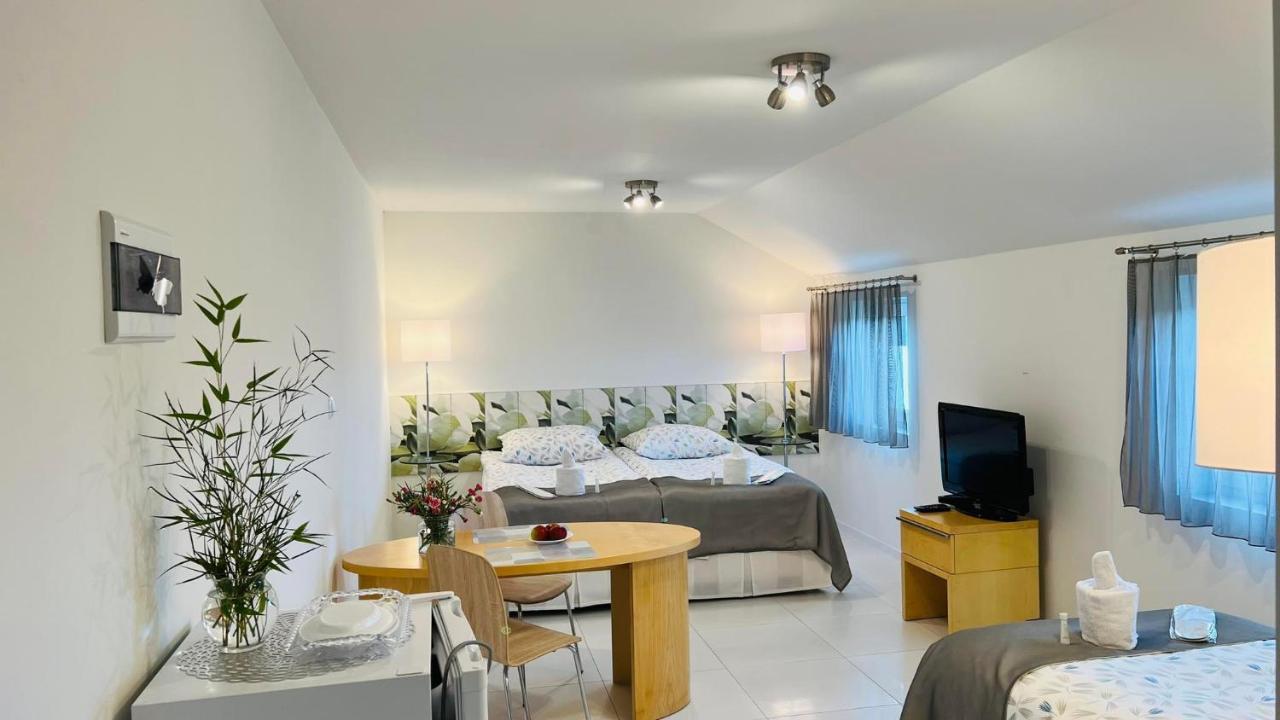 Hotel Azyl à Legnica Extérieur photo