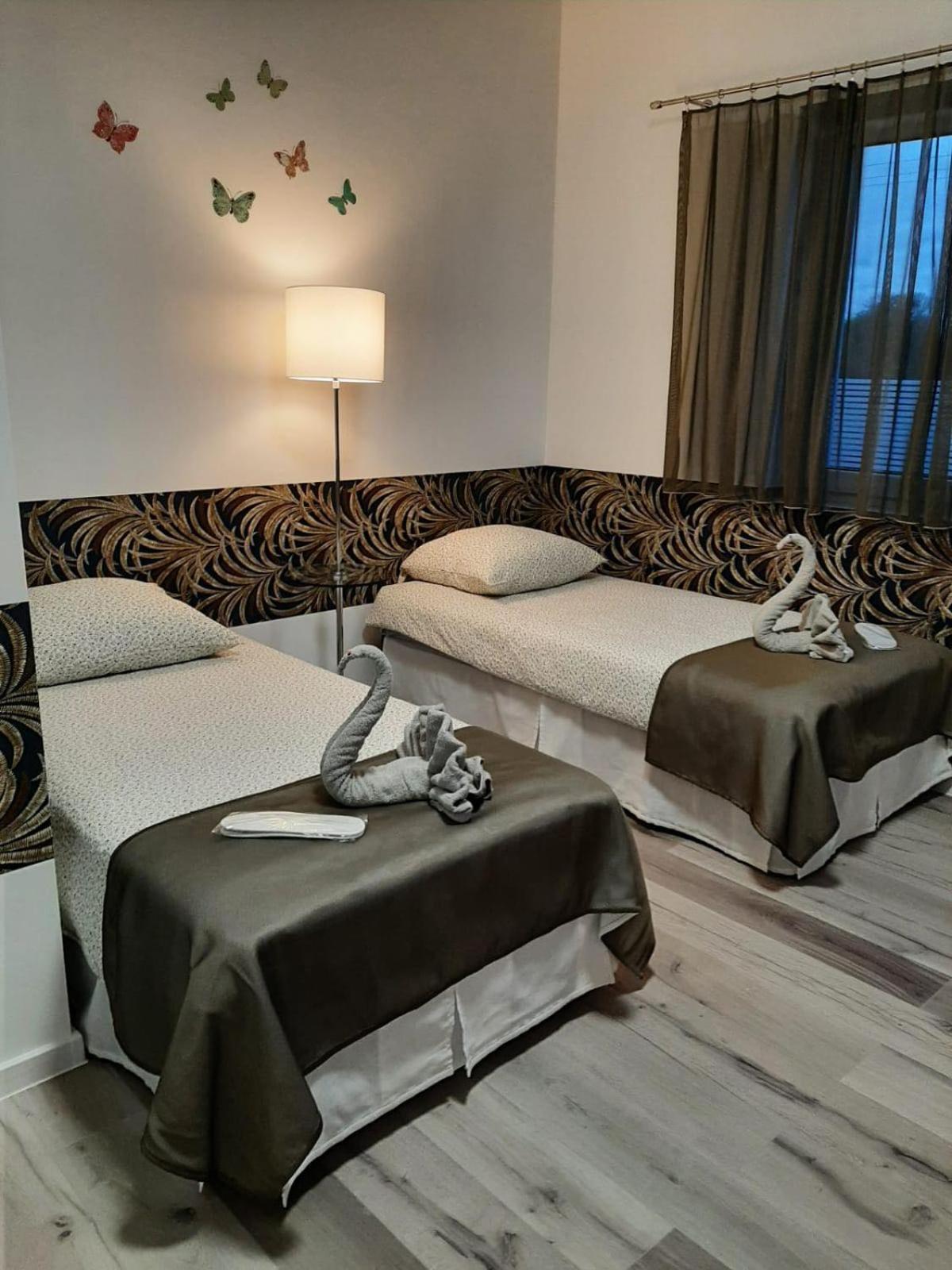 Hotel Azyl à Legnica Extérieur photo