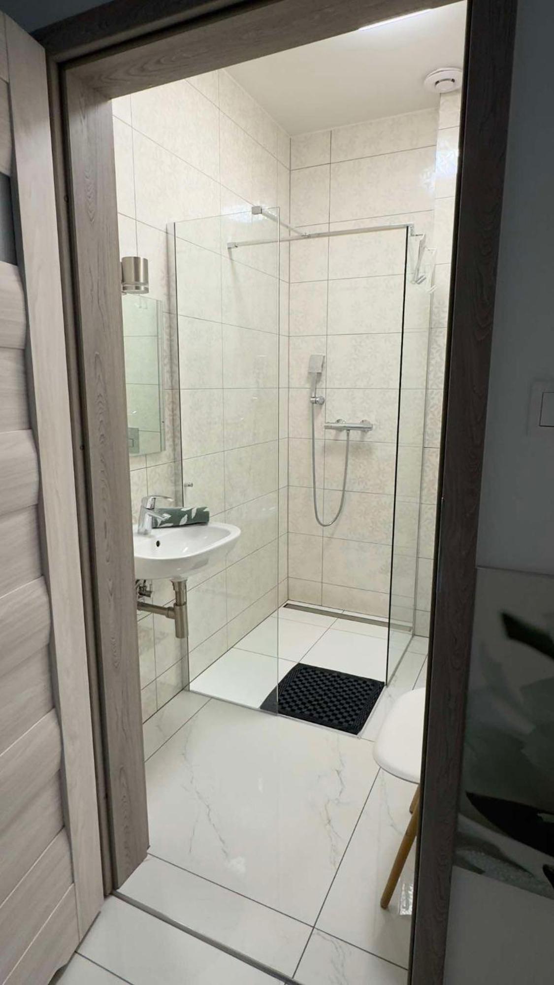 Hotel Azyl à Legnica Extérieur photo