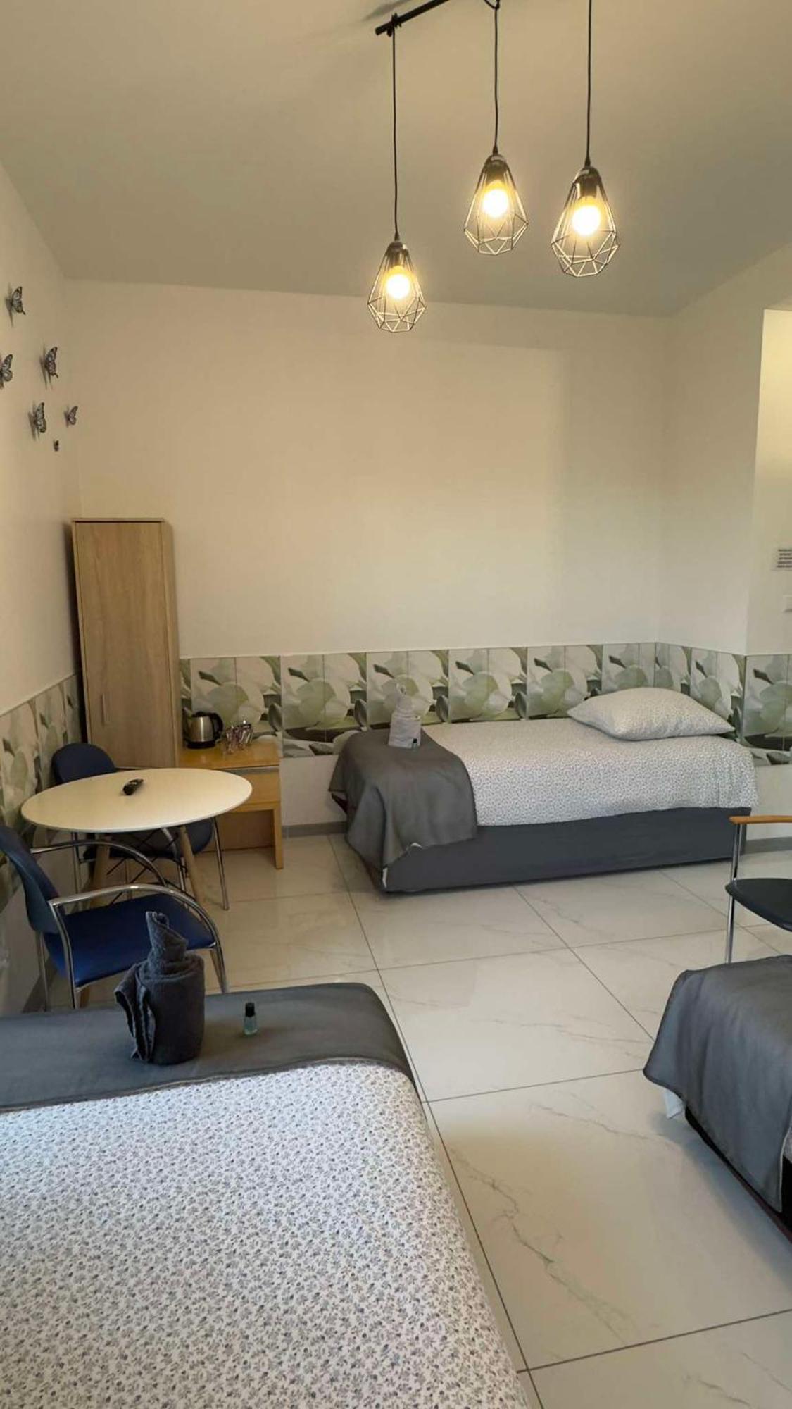 Hotel Azyl à Legnica Extérieur photo